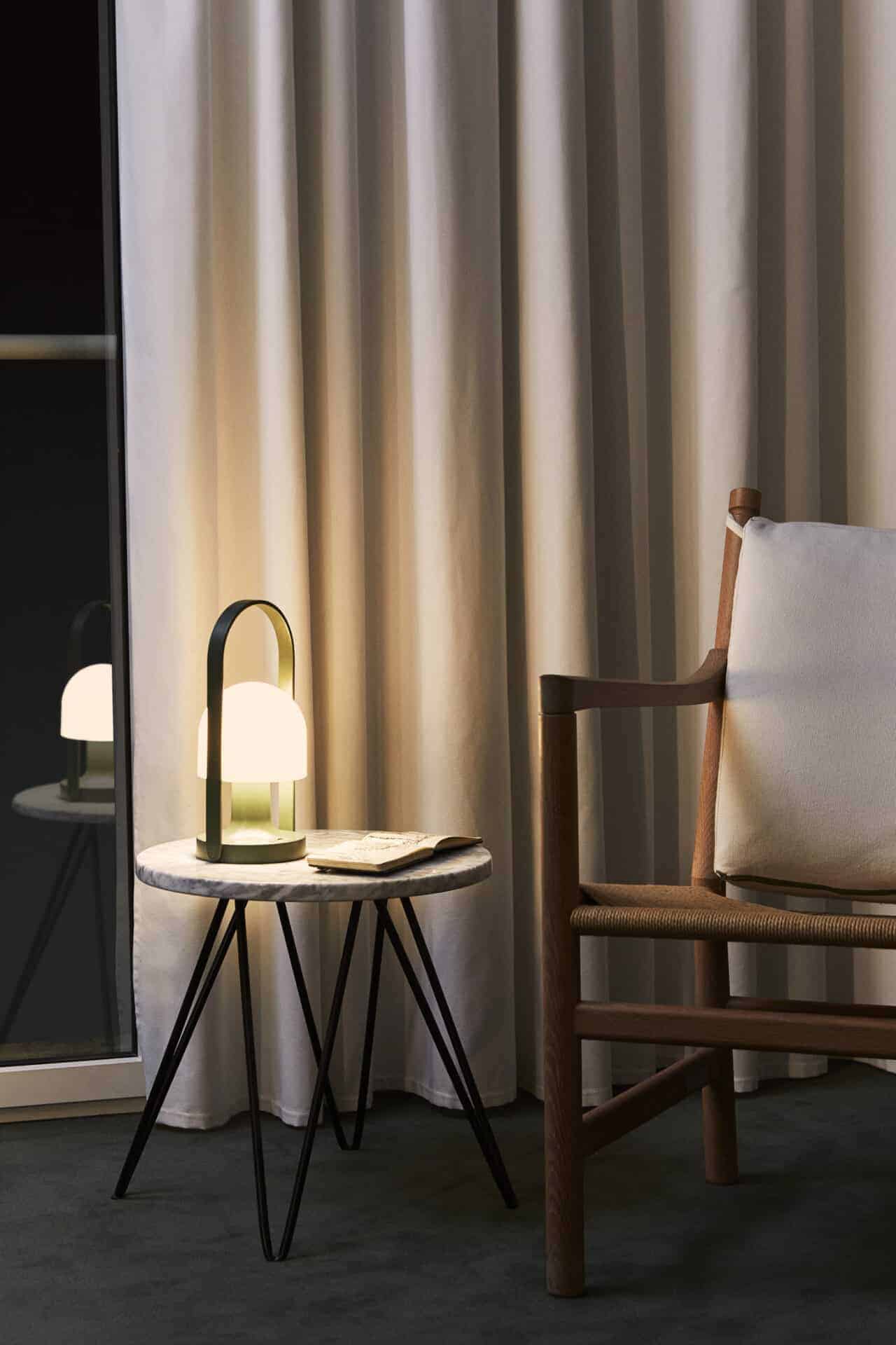 Freudenreich Interior Design | FollowMe Plus Tischlampe grün