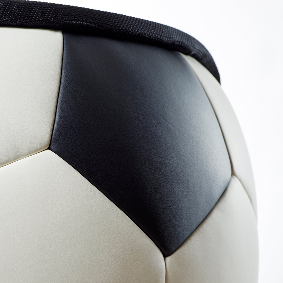 Freudenreich Interior Design | lillus Fußball Loungesessel Hattrick Classic