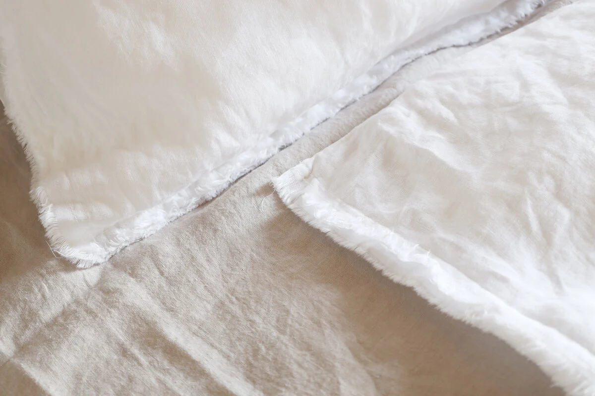 Freudenreich Interior Design | Kissenbezug und Bettbezug Eve weiß und naturale