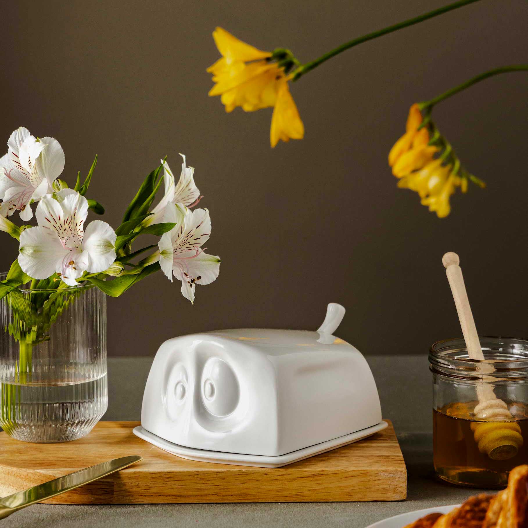 Freudenreich Interior Design | Butterdose Versteckt Freudenreich Interior Design | Butterdose Versteckt